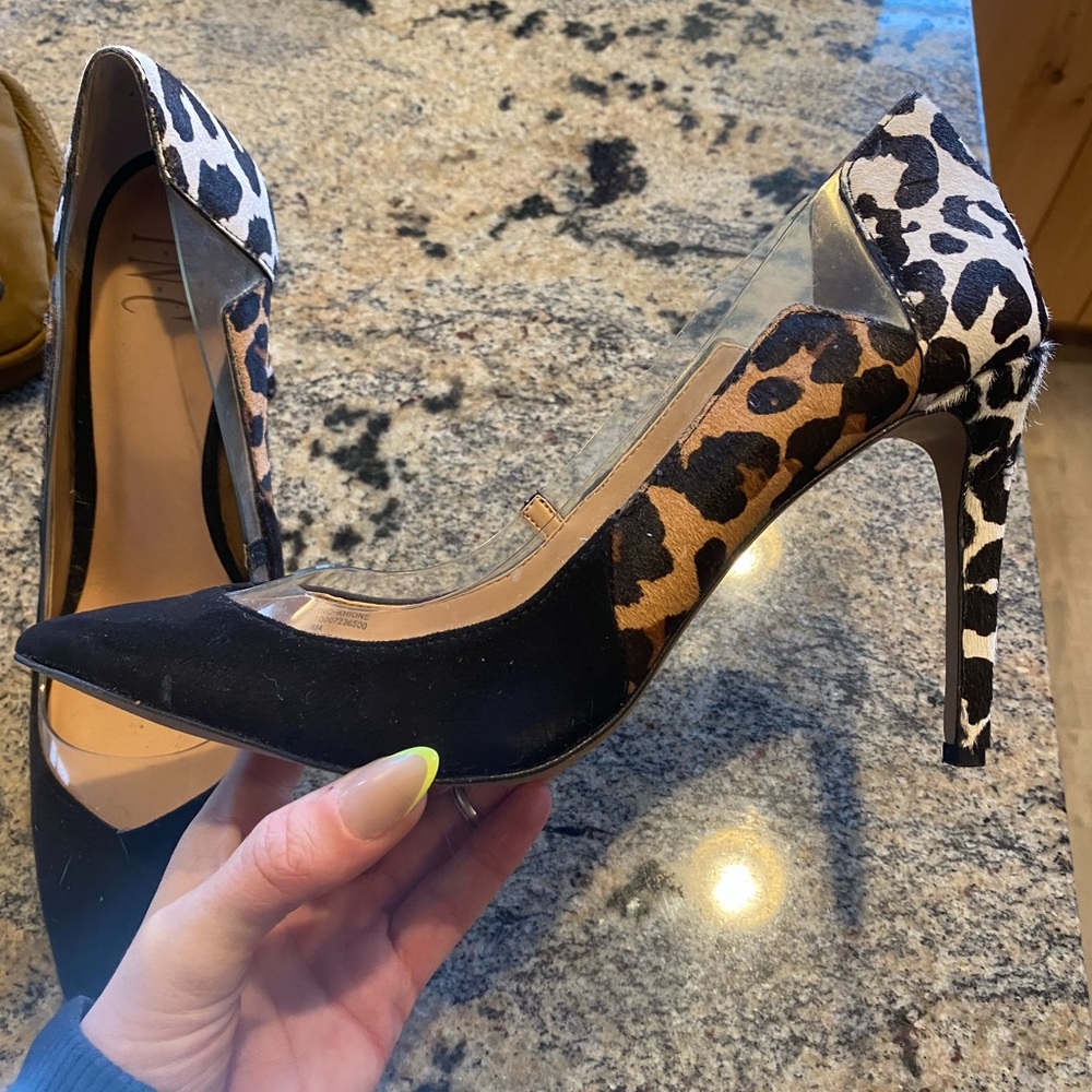 INC pumps size 8W